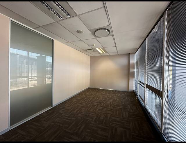 509.30M² OFFICE TO LET IN HIGHVELD